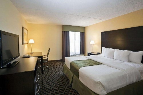 La Quinta Inn & Suites by Wyndham Salina image 31