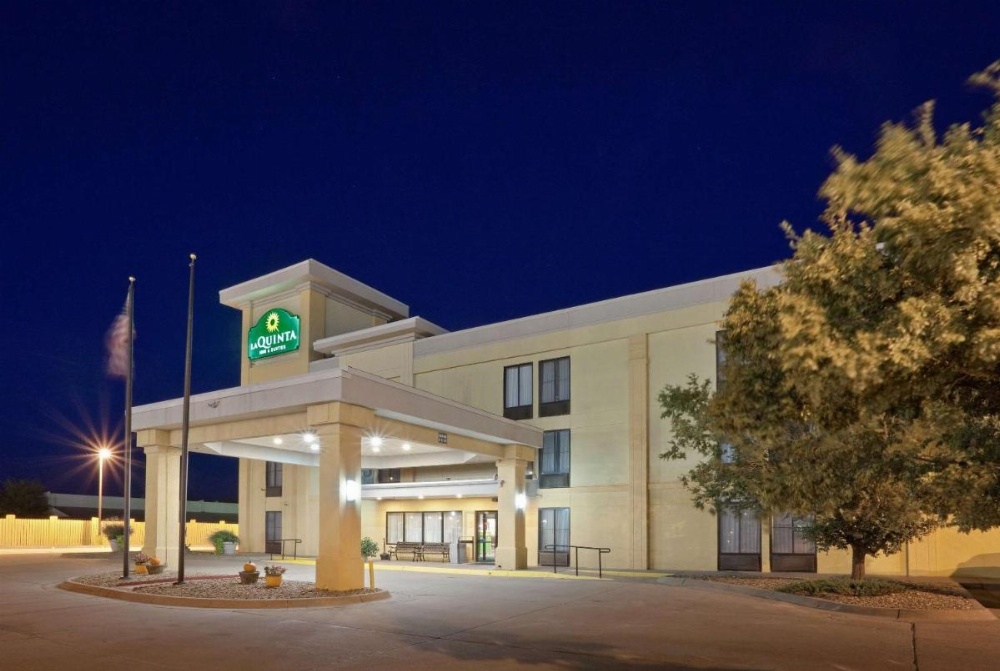 La Quinta Inn & Suites by Wyndham Salina Image 37