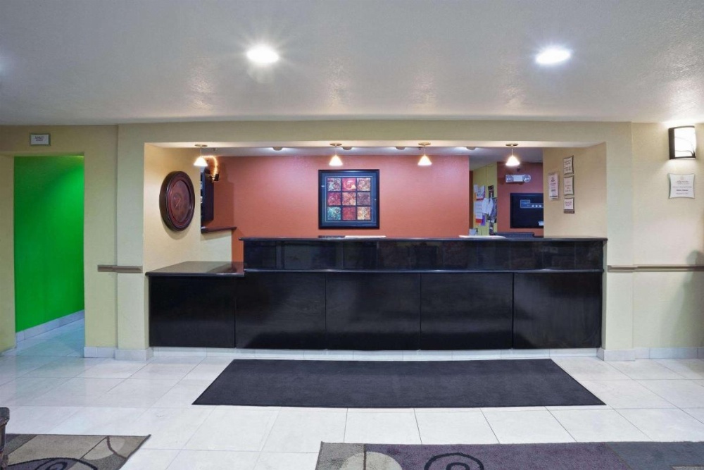 La Quinta Inn & Suites by Wyndham Salina Image 38